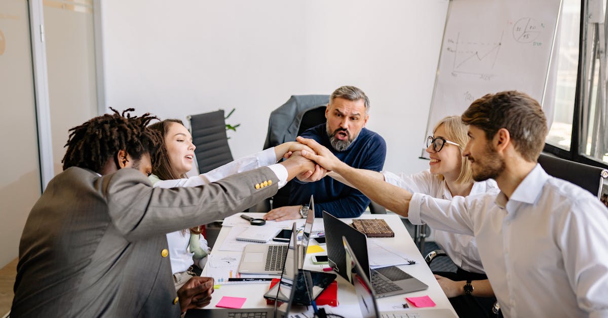 荒野行动：详情下载教程口袋e行销app